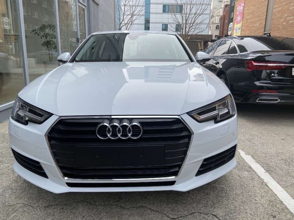 아우디 A4 40 TFSI 게시글 썸네일