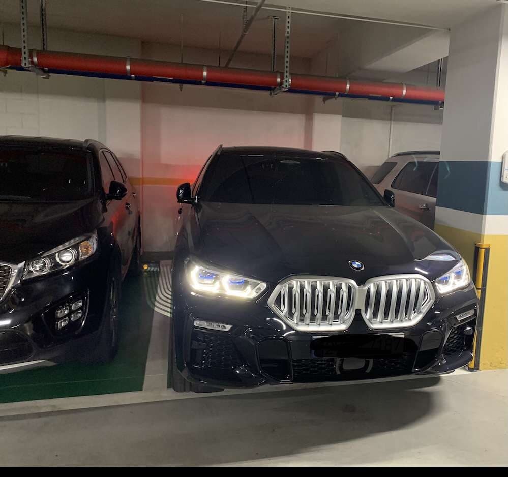 BMW X6 xDrive 40i M 스포츠 게시글 썸네일
