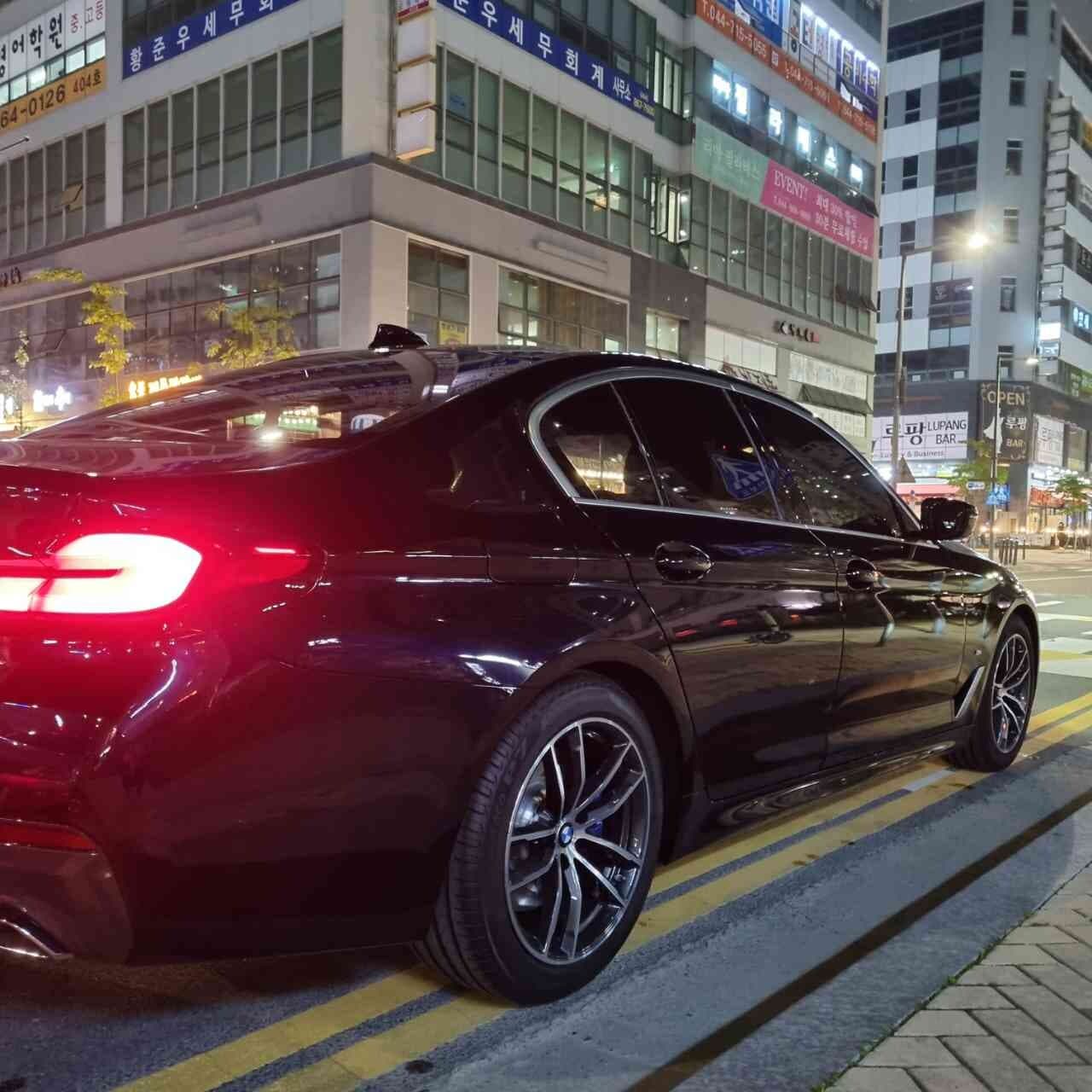 BMW 5시리즈 520i M 스포츠 패키지 OC 게시글 썸네일