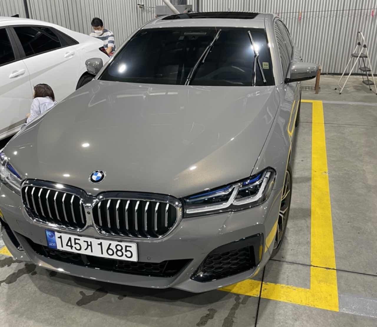 BMW 5시리즈 530e M 스포츠 패키지 P2 게시글 썸네일