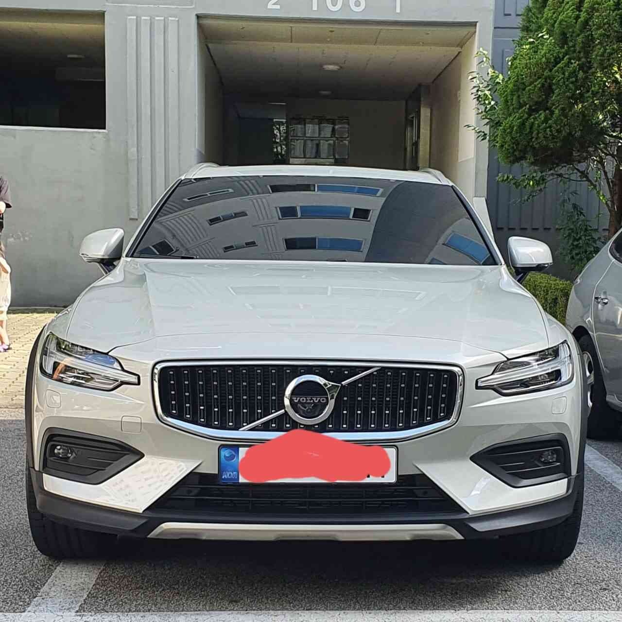 볼보 V60 크로스컨트리 B5 AWD 프로 게시글 썸네일