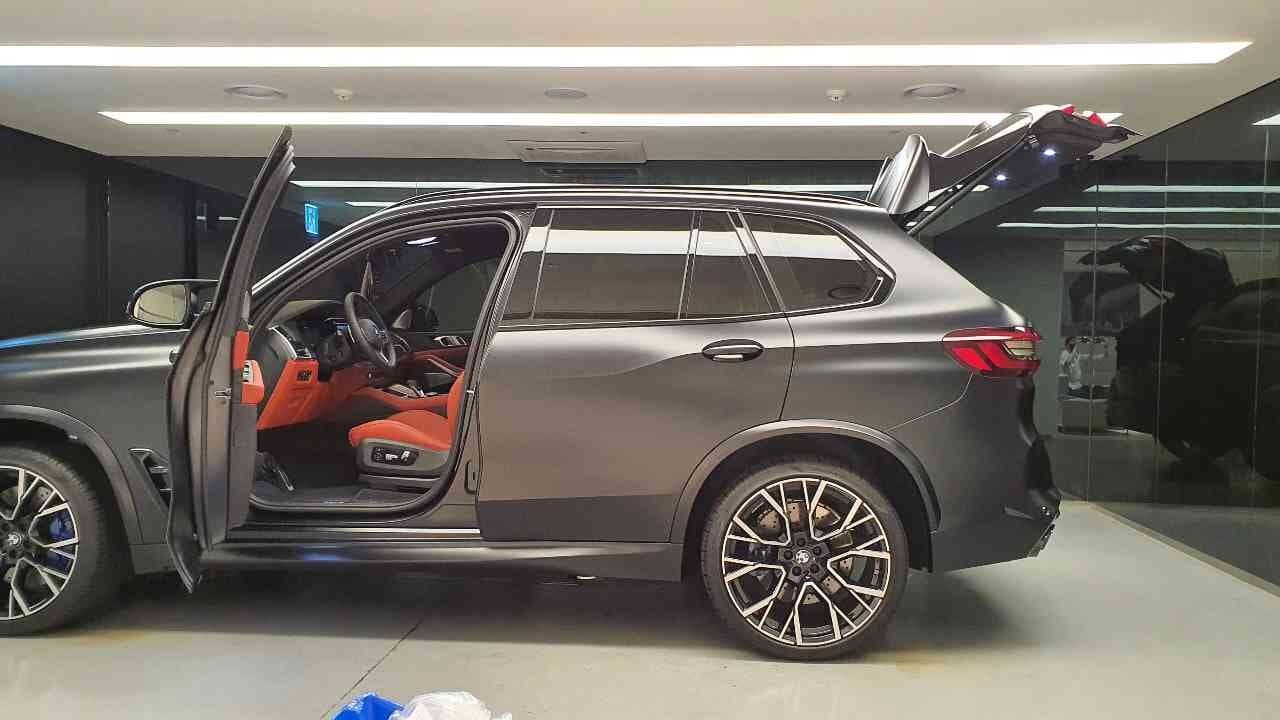 BMW X5M 컴페티션 프로즌 블랙 에디션 게시글 썸네일