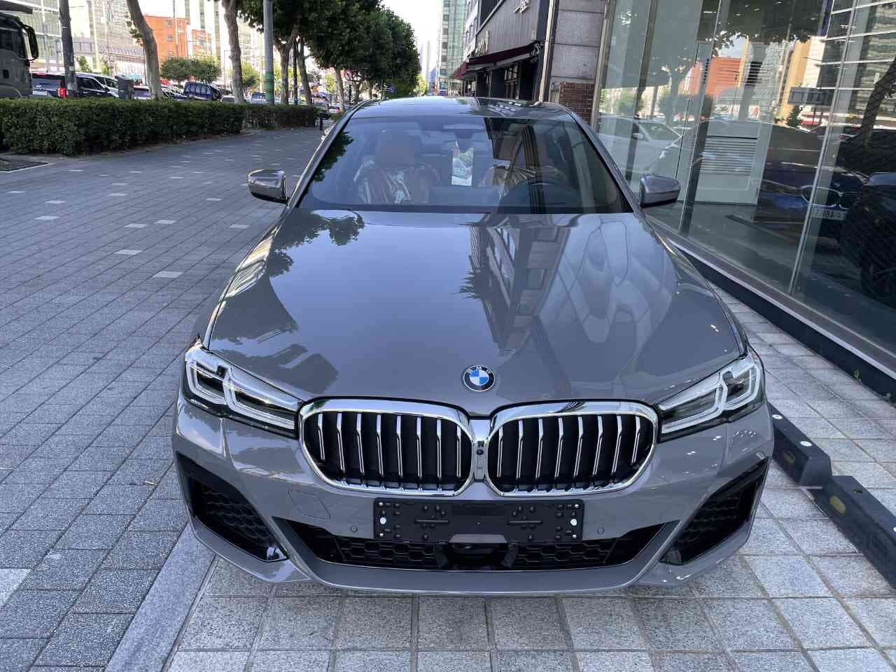 BMW 5시리즈 520i M 스포츠 패키지 P2 게시글 썸네일