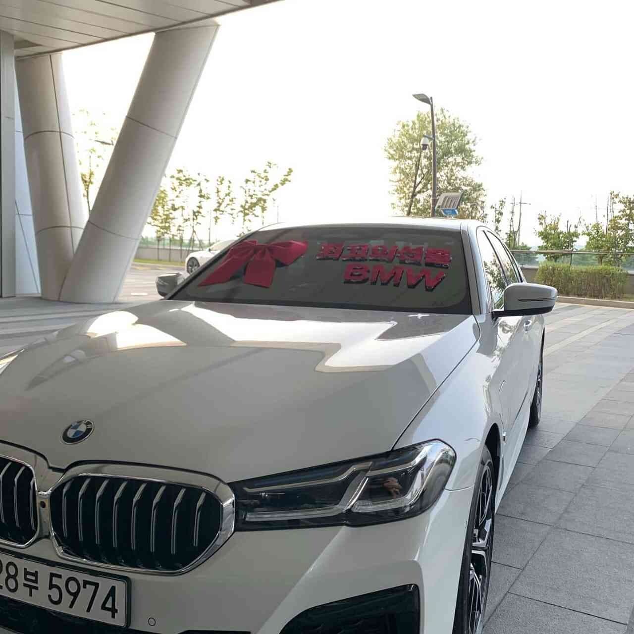 BMW 5시리즈 530e M 스포츠 패키지 P2 게시글 썸네일
