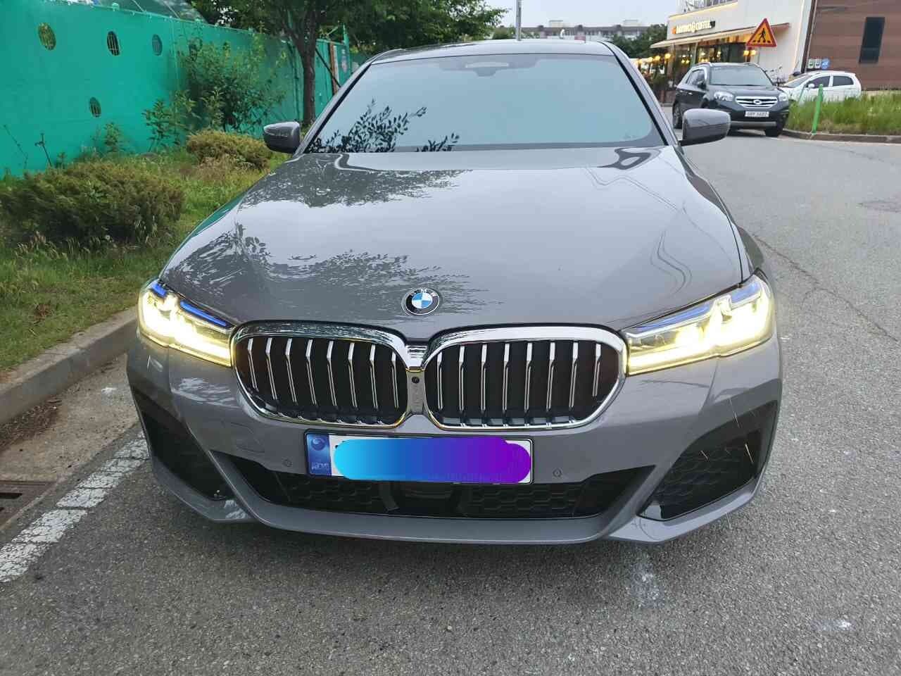 BMW 5시리즈 530e M 스포츠 패키지 P2 게시글 썸네일