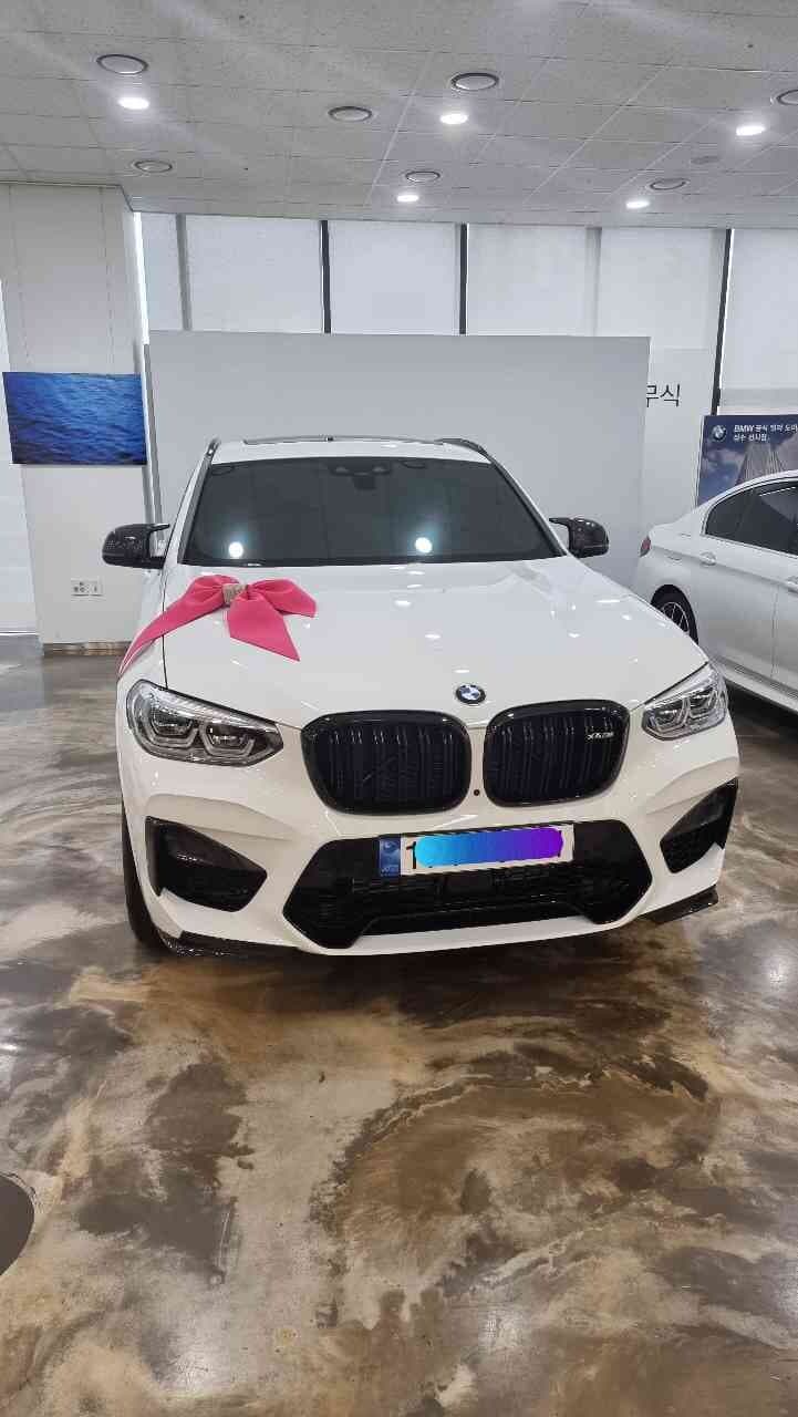 BMW X4M 컴페티션 카본 패키지 P2 게시글 썸네일