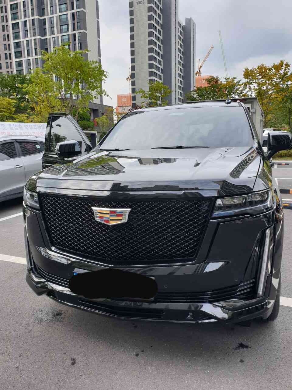 캐딜락 에스컬레이드 스포츠 플래티넘 (7인승) 게시글 썸네일