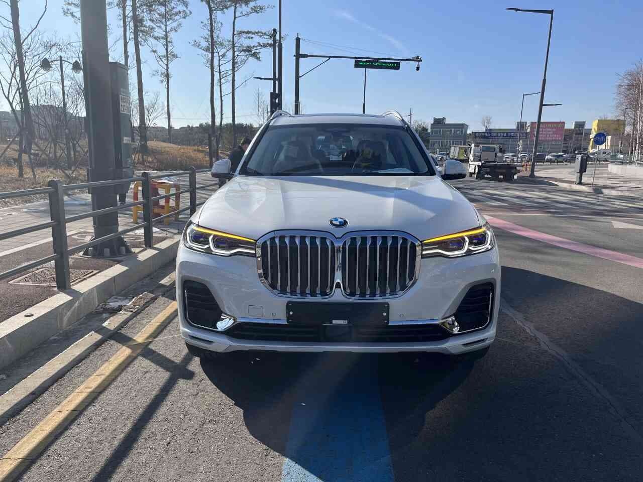 BMW X7 40i xDrive 디자인 퓨어 엑셀런스 6인승 게시글 썸네일