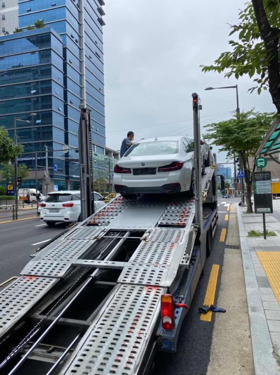 BMW 5시리즈 530i M 스포츠 패키지 게시글 썸네일