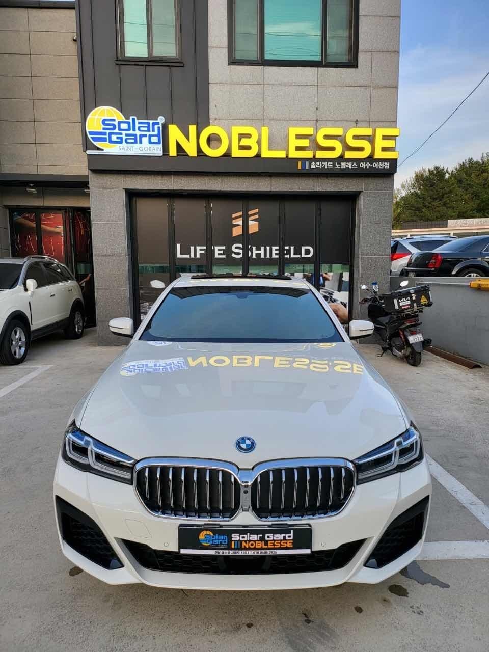 BMW 5시리즈 530e M 스포츠 패키지 P1-1 게시글 썸네일