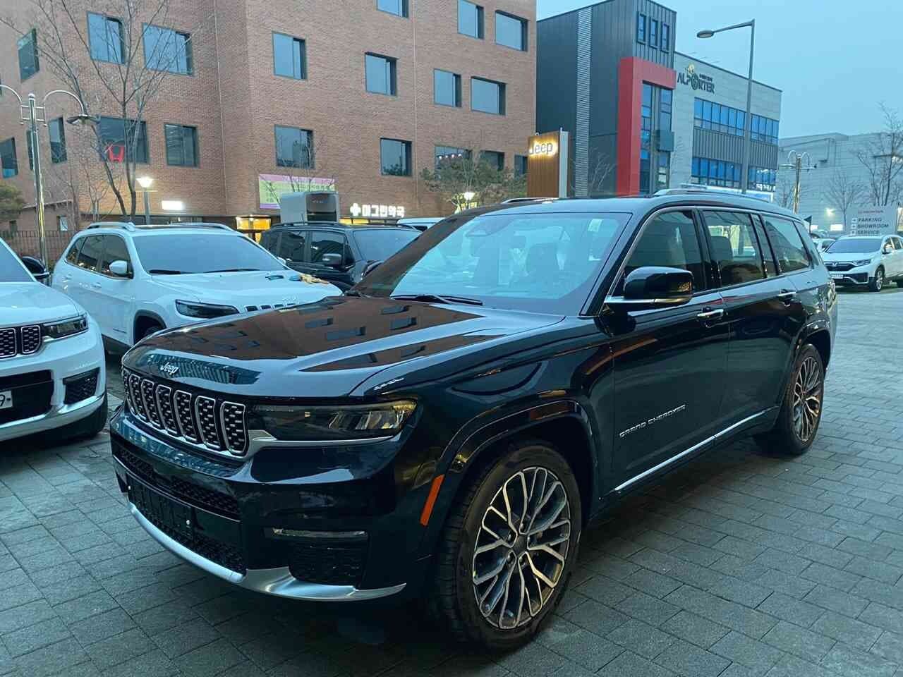 지프 그랜드 체로키 L 서밋 리저브 4x4 게시글 썸네일