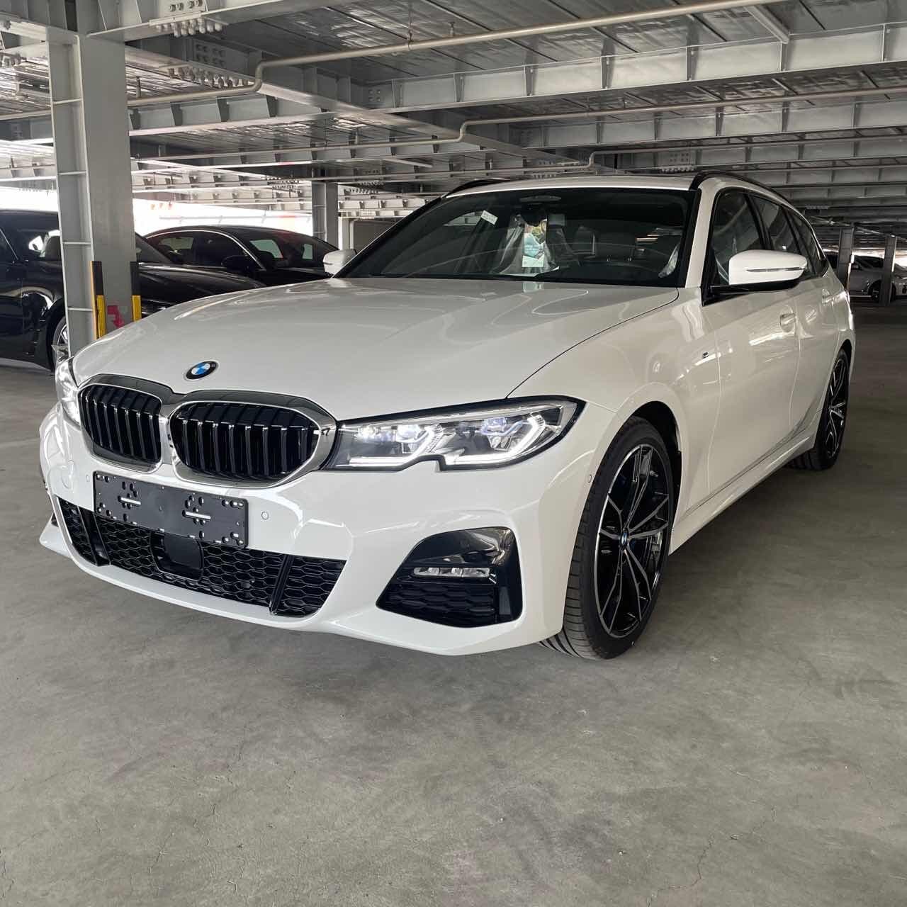 BMW 3시리즈 투어링 320i 투어링 M 스포츠 퍼포먼스 패키지 P1 게시글 썸네일