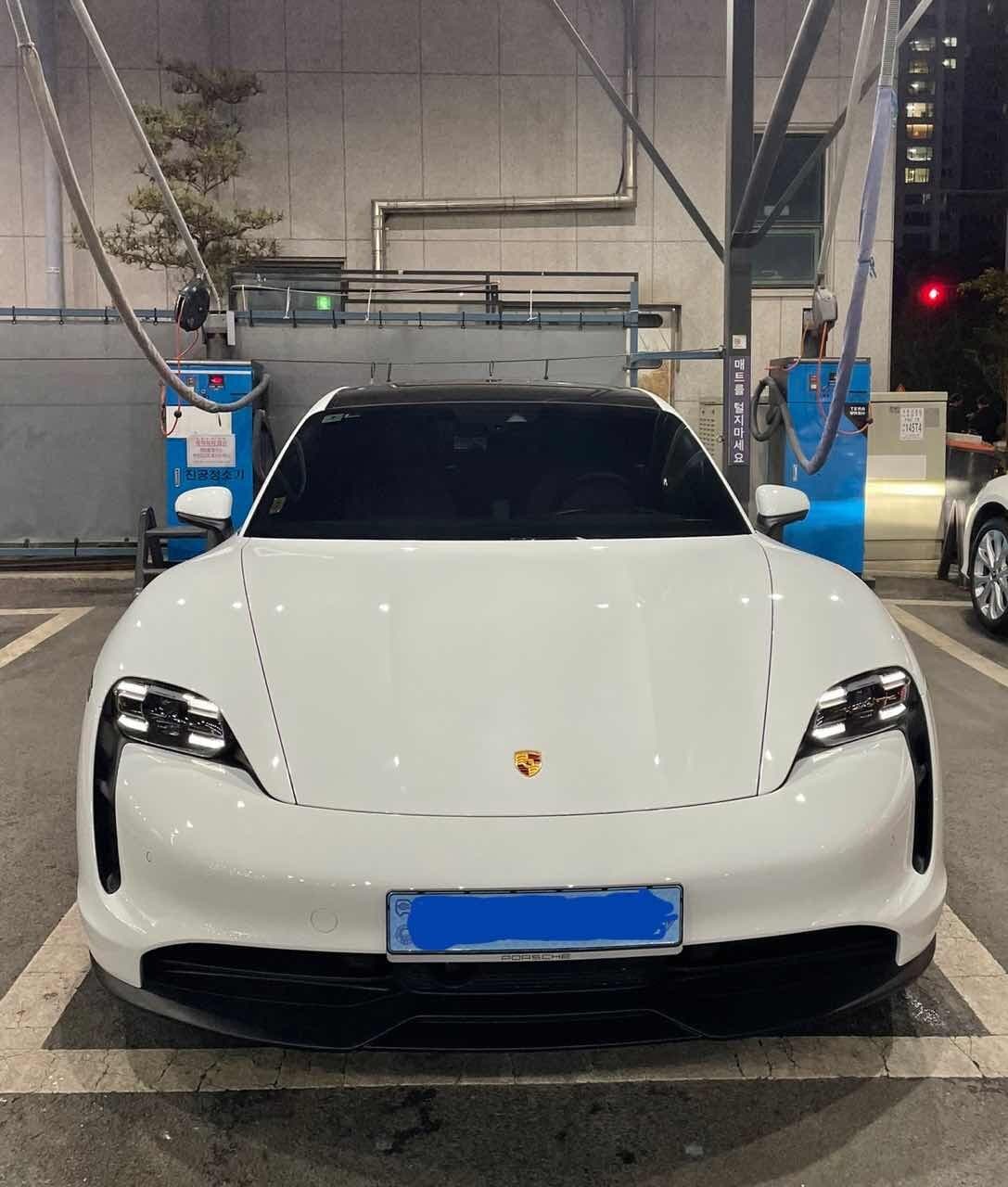 포르쉐 타이칸 베이스 게시글 썸네일