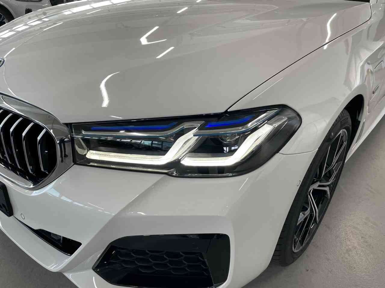 BMW 5시리즈 530e M 스포츠 패키지 P1-1 게시글 썸네일