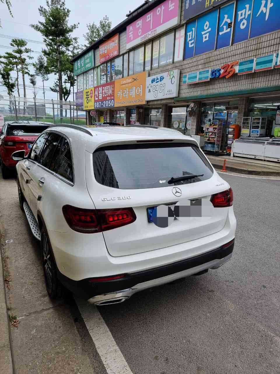 벤츠 GLC-클래스 GLC 220d 4MATIC 게시글 썸네일