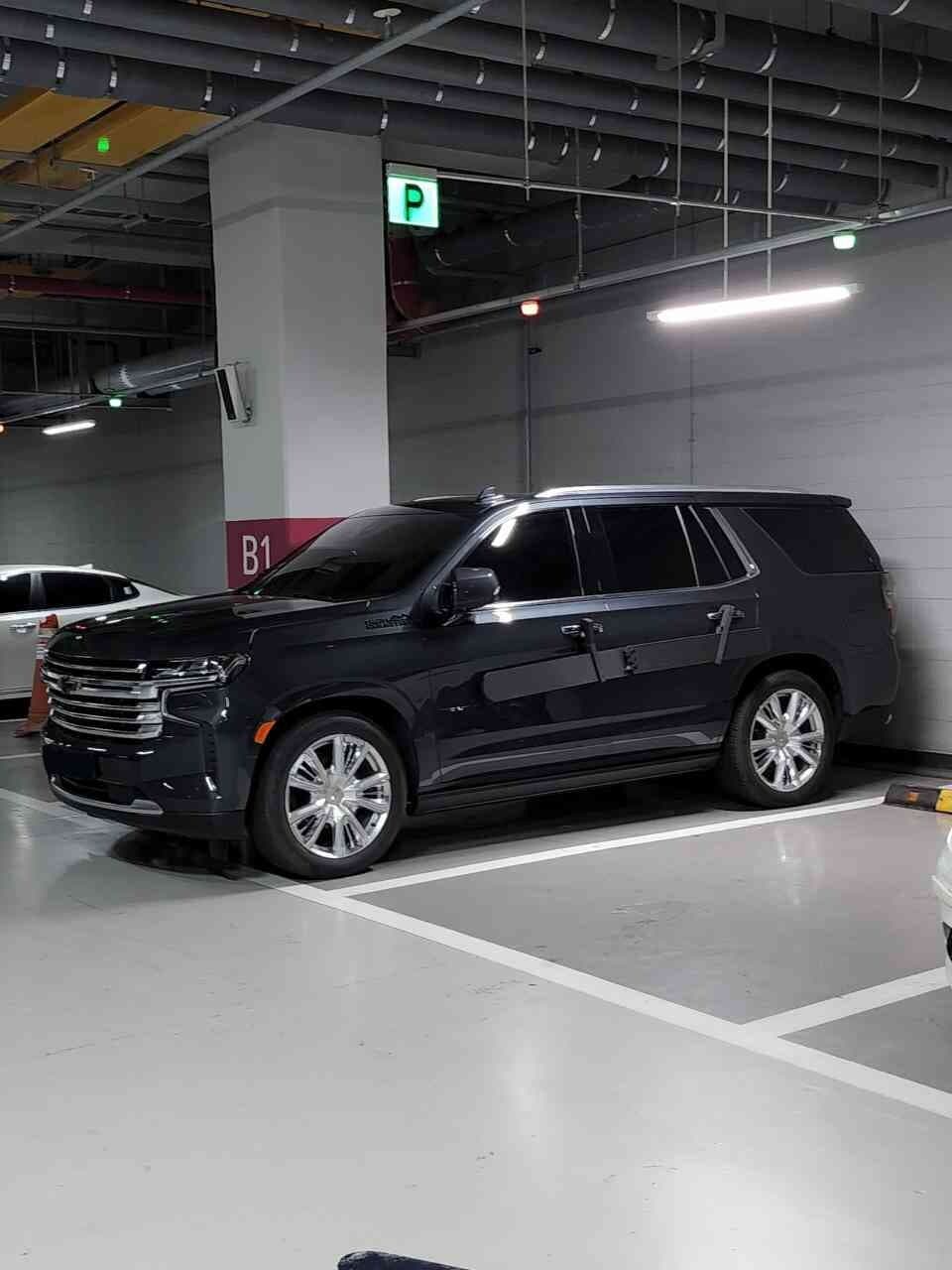 쉐보레 타호 다크 나이트 에디션 게시글 썸네일