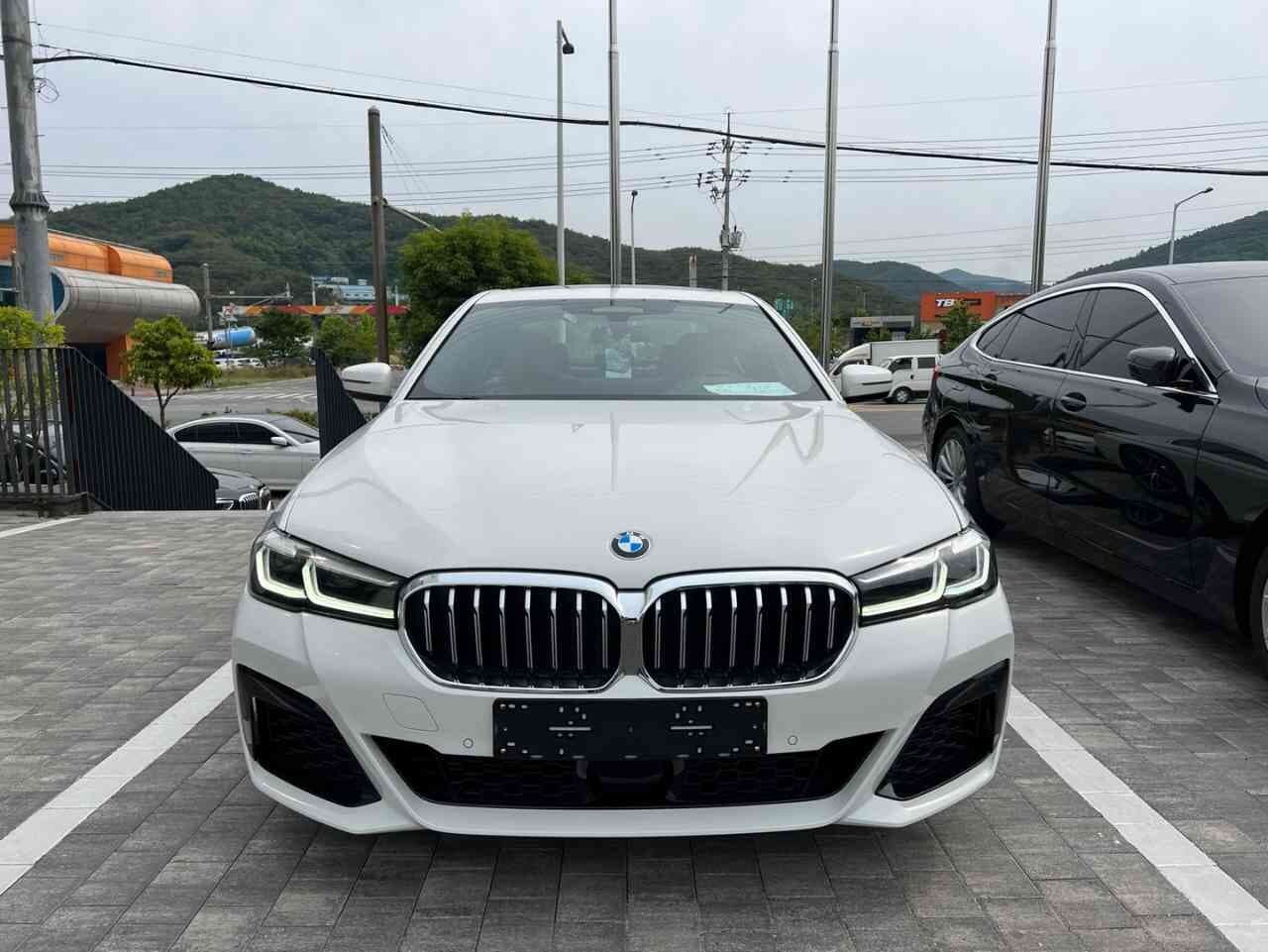 BMW 5시리즈 520i M 스포츠 패키지 게시글 썸네일