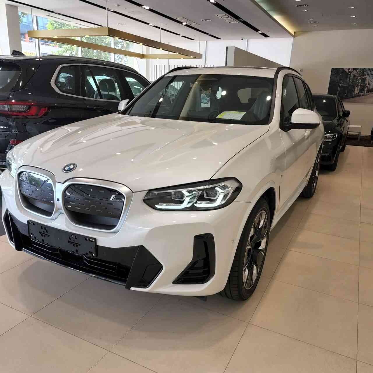 BMW iX3 M 스포츠 P1-1 게시글 썸네일
