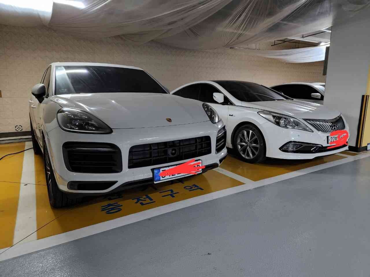 포르쉐 카이엔 카이엔 e-하이브리드 게시글 썸네일