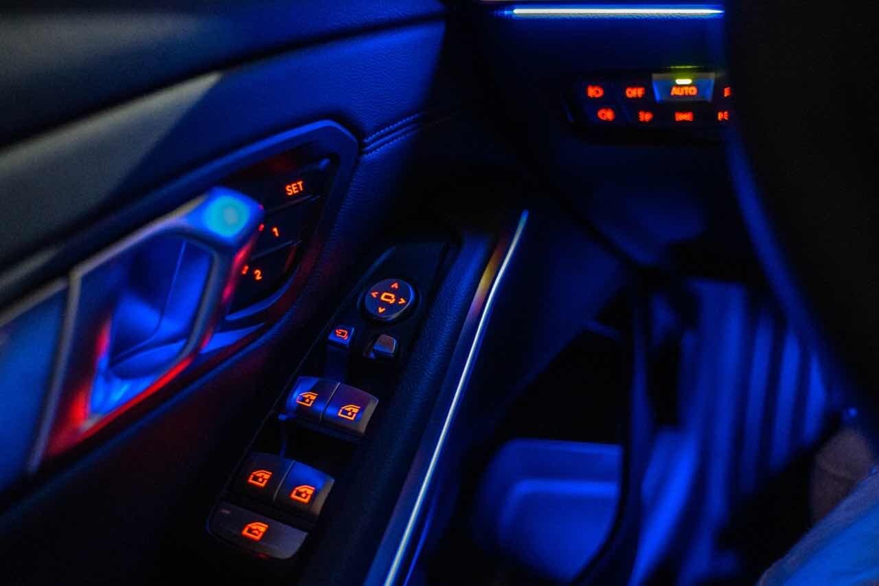 BMW 3시리즈 320i 럭셔리 게시글 썸네일