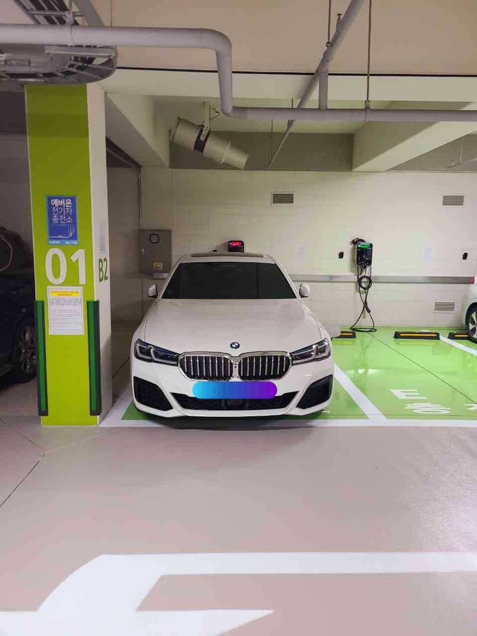 BMW 5시리즈 530e M 스포츠 패키지 OC 게시글 썸네일