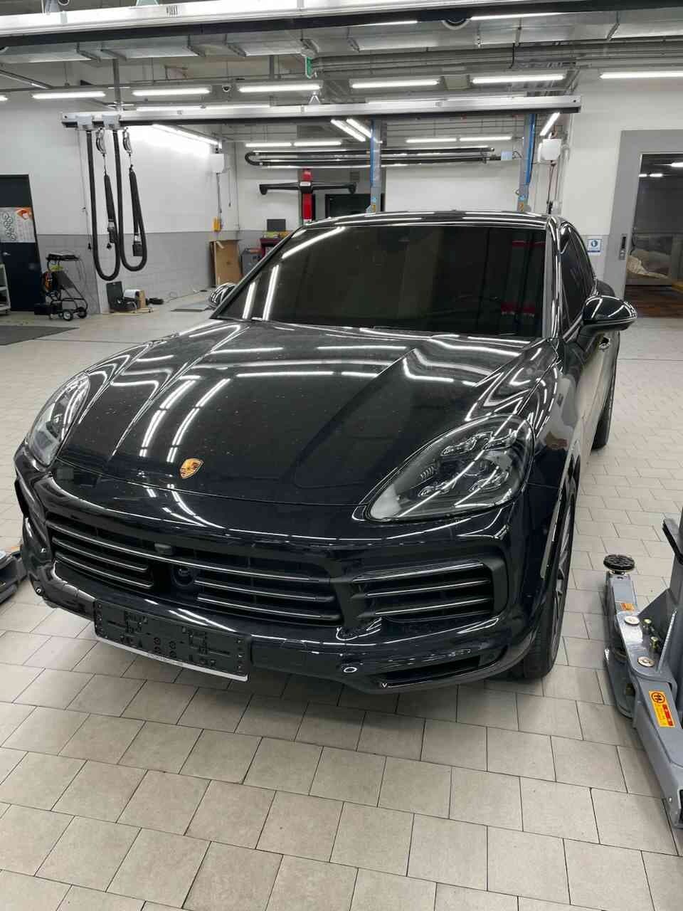 포르쉐 카이엔 쿠페 카이엔 쿠페 플래티넘 에디션 게시글 썸네일