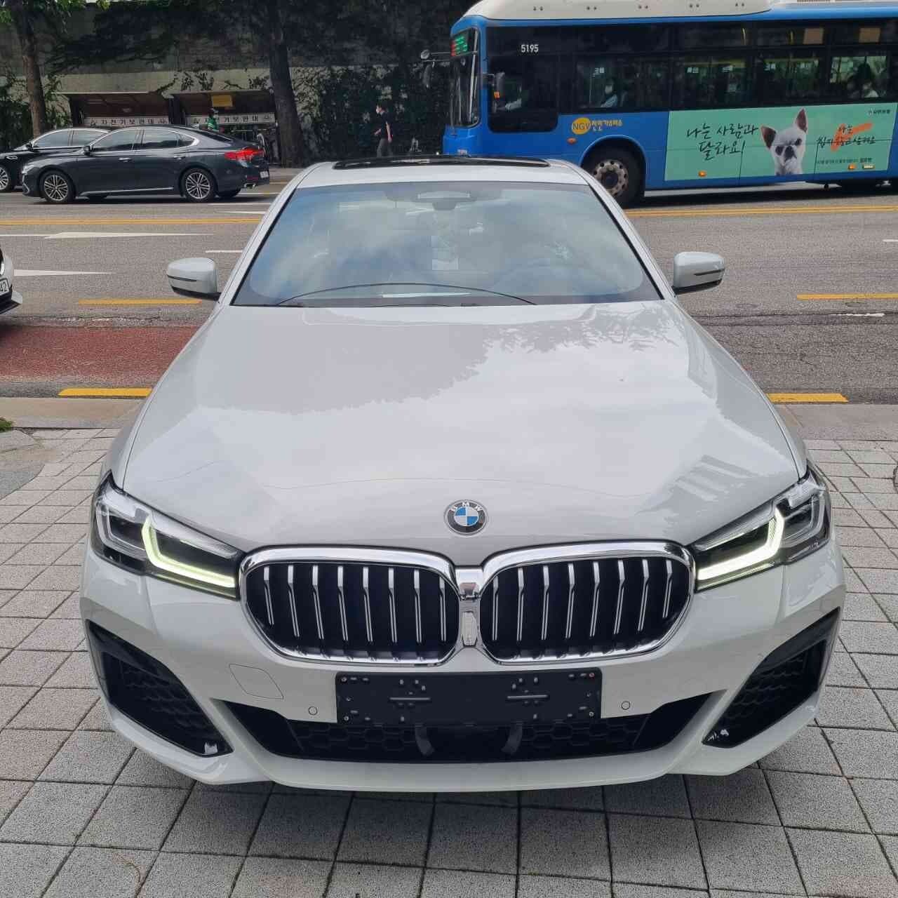BMW 5시리즈 530i M 스포츠 패키지 게시글 썸네일