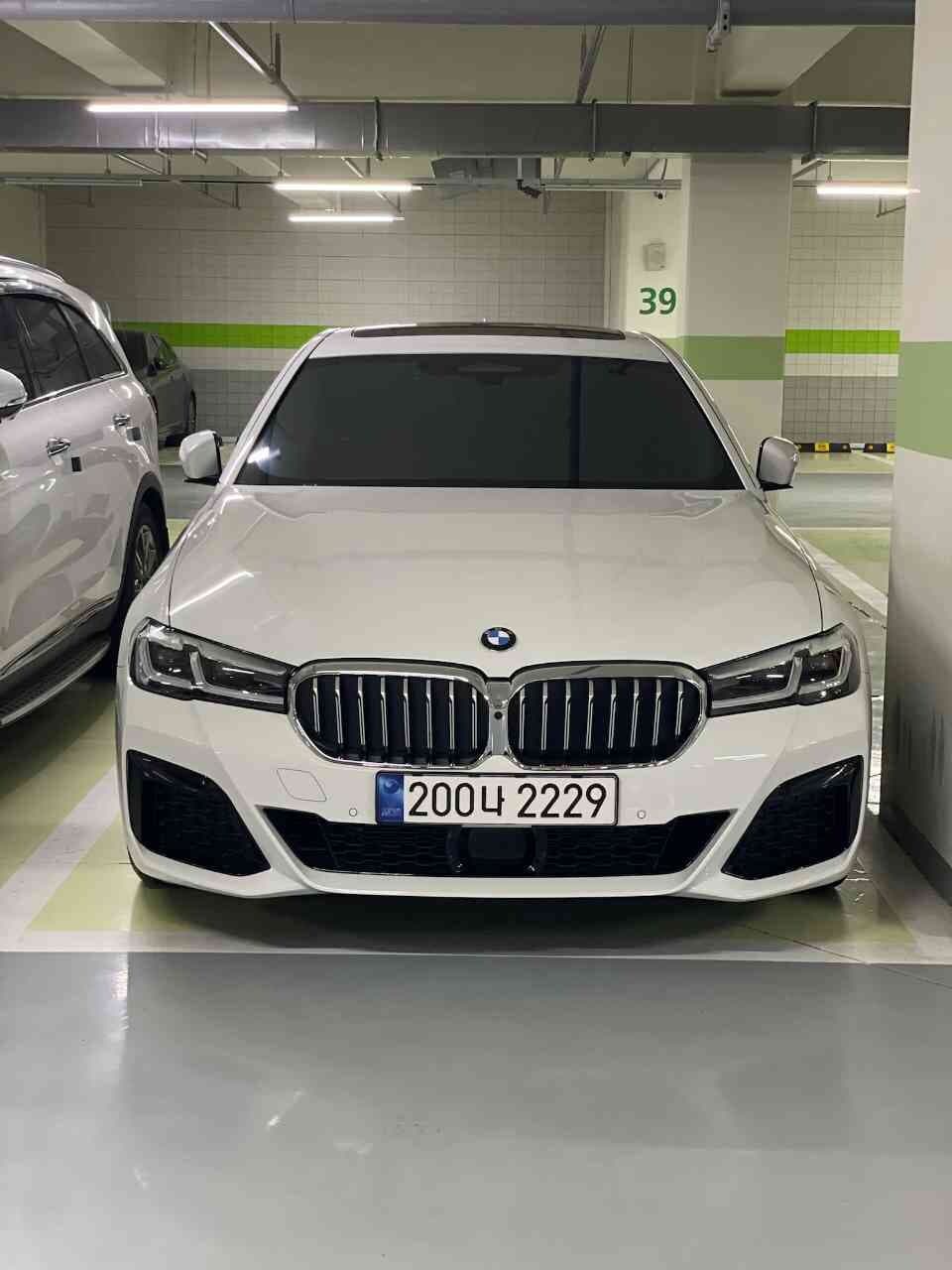 BMW 5시리즈 520i M 스포츠 패키지 OC 게시글 썸네일