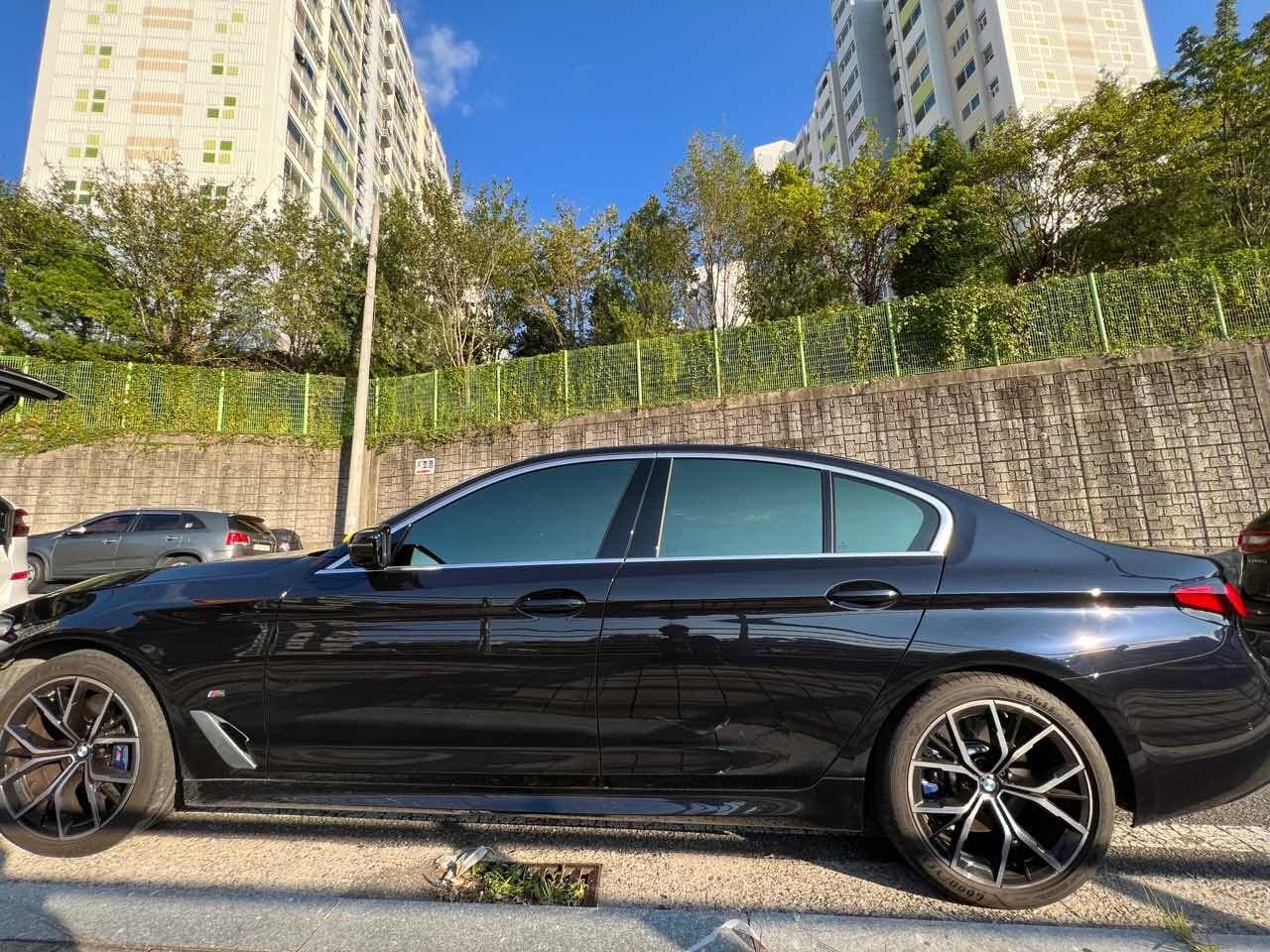BMW 5시리즈 530i xDrive M 스포츠 패키지 P2 게시글 썸네일