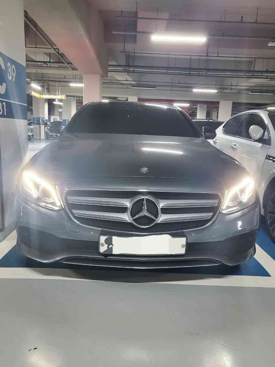 벤츠 E-클래스 E 300 아방가르드 게시글 썸네일