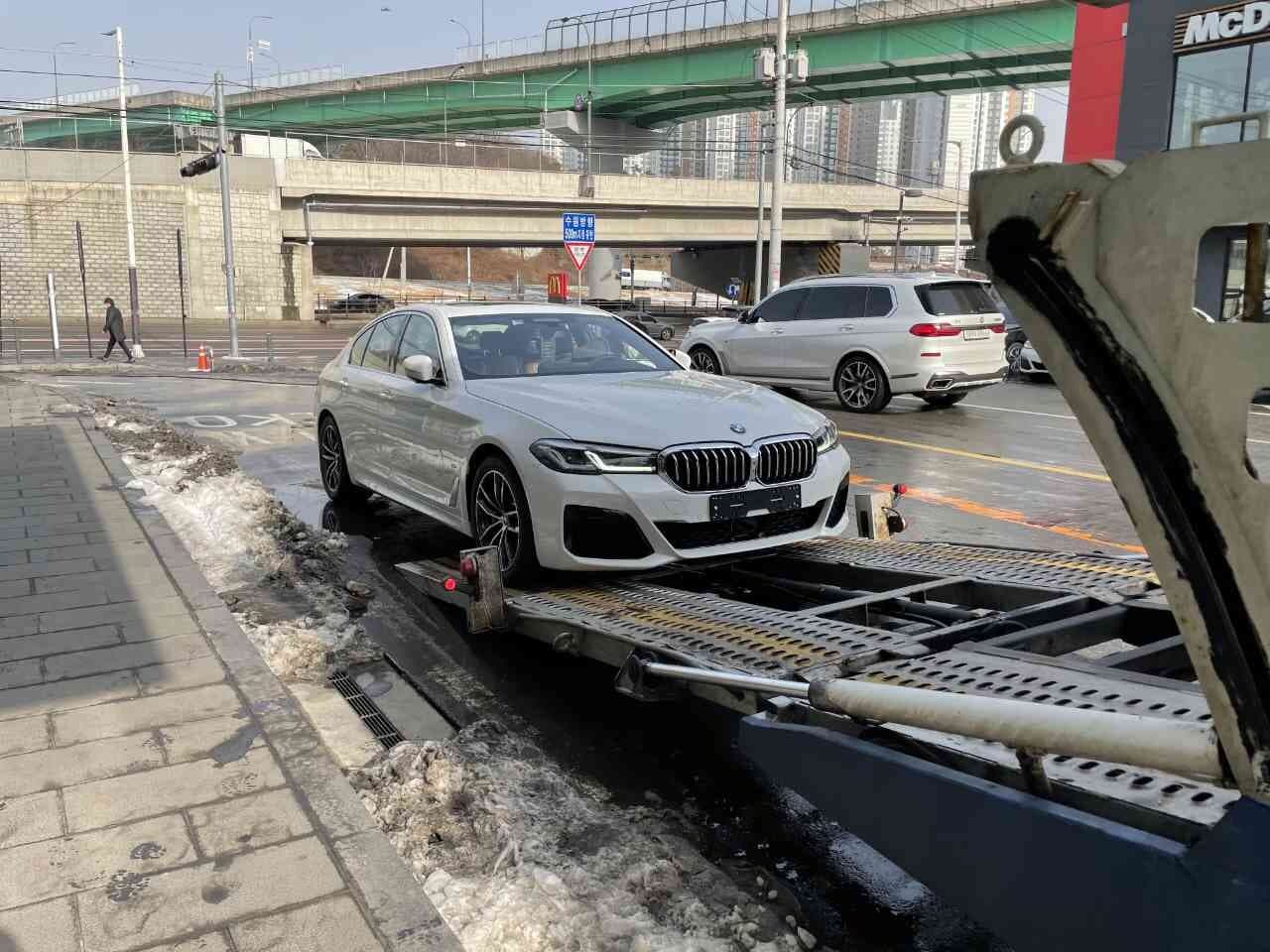 BMW 5시리즈 520i M 스포츠 패키지 게시글 썸네일