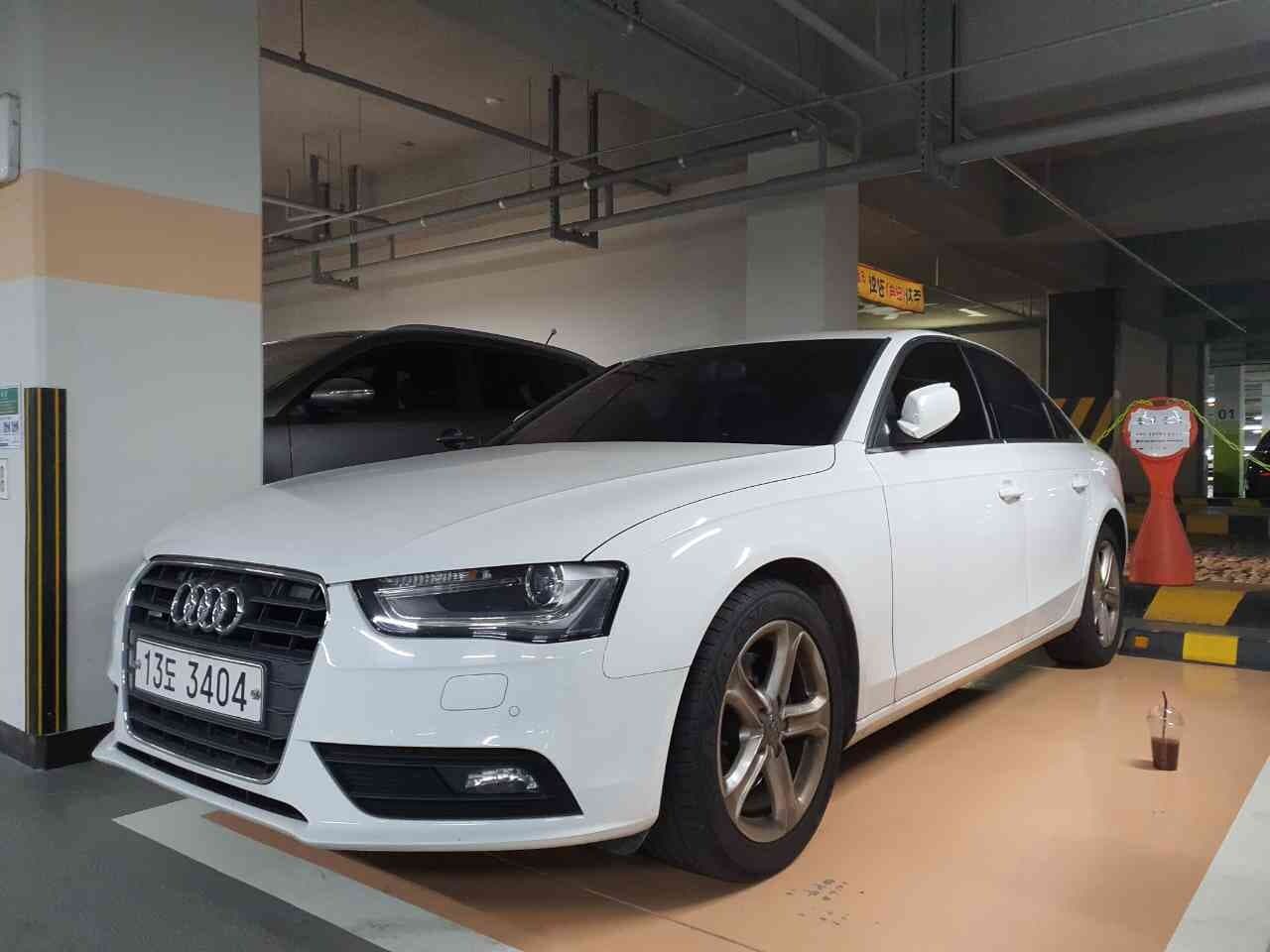 아우디 A4 45 TFSI 콰트로 프리미엄 게시글 썸네일
