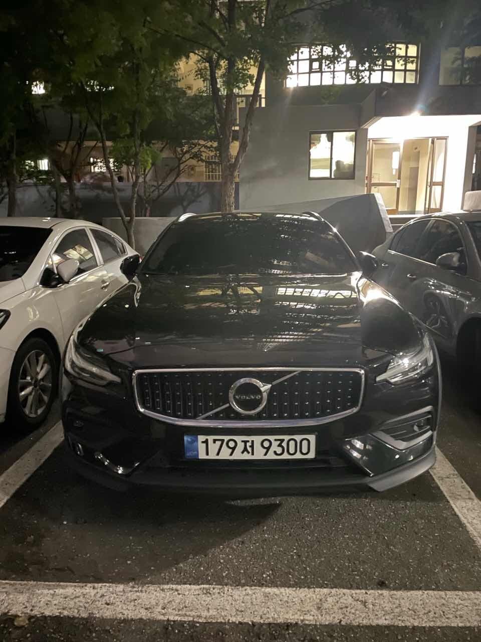 볼보 V60 크로스컨트리 T5 AWD 게시글 썸네일