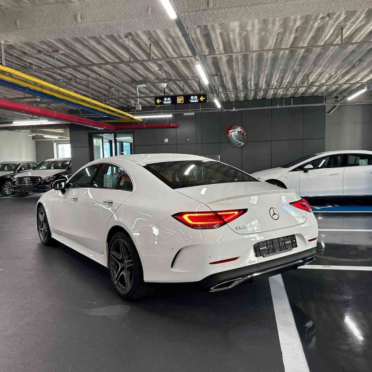 벤츠 CLS-클래스 CLS 300d 4MATIC AMG 라인 게시글 썸네일