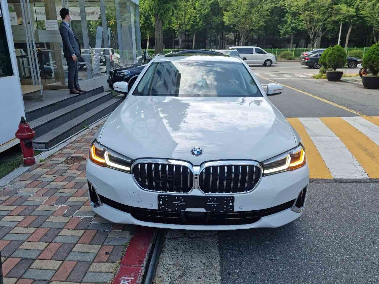 BMW 5시리즈 520i 럭셔리 게시글 썸네일