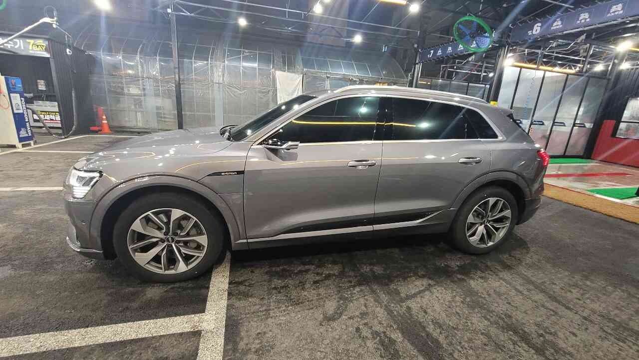 아우디 e-트론 55 콰트로 게시글 썸네일