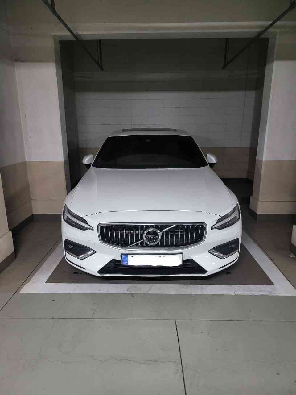 볼보 S60 T5 인스크립션 게시글 썸네일