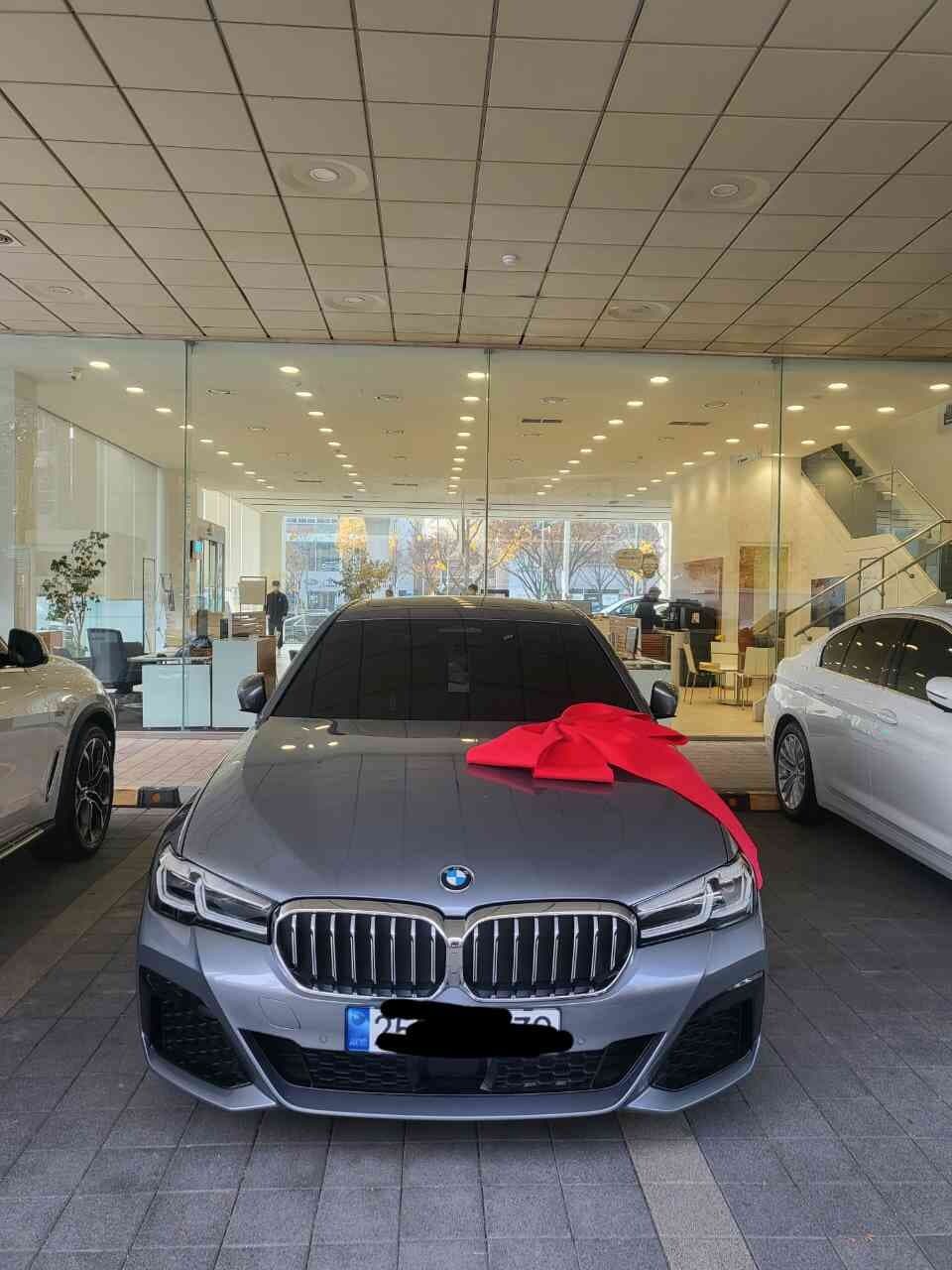 BMW 5시리즈 520i M 스포츠 패키지 게시글 썸네일