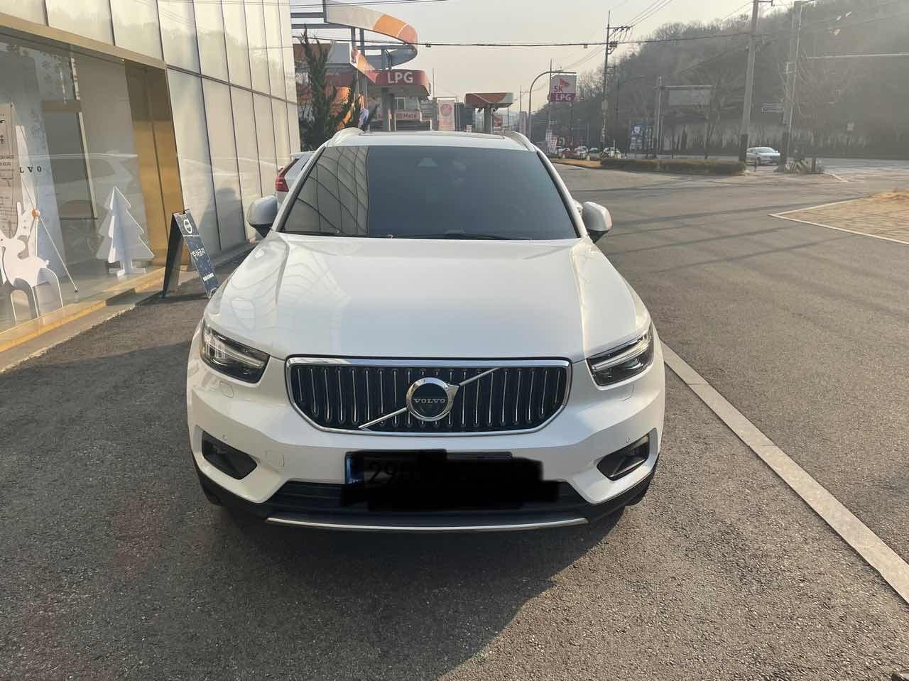 볼보 XC40 B4 AWD 인스크립션 게시글 썸네일