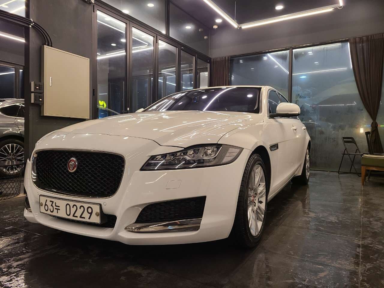 재규어 XF 2.0D 포트폴리오 게시글 썸네일