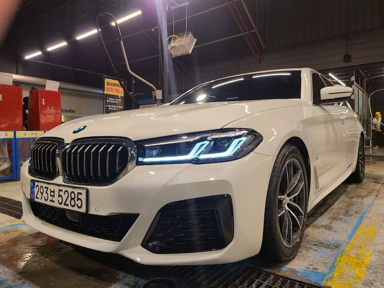 BMW 5시리즈 520i M 스포츠 패키지 P0-1 게시글 썸네일