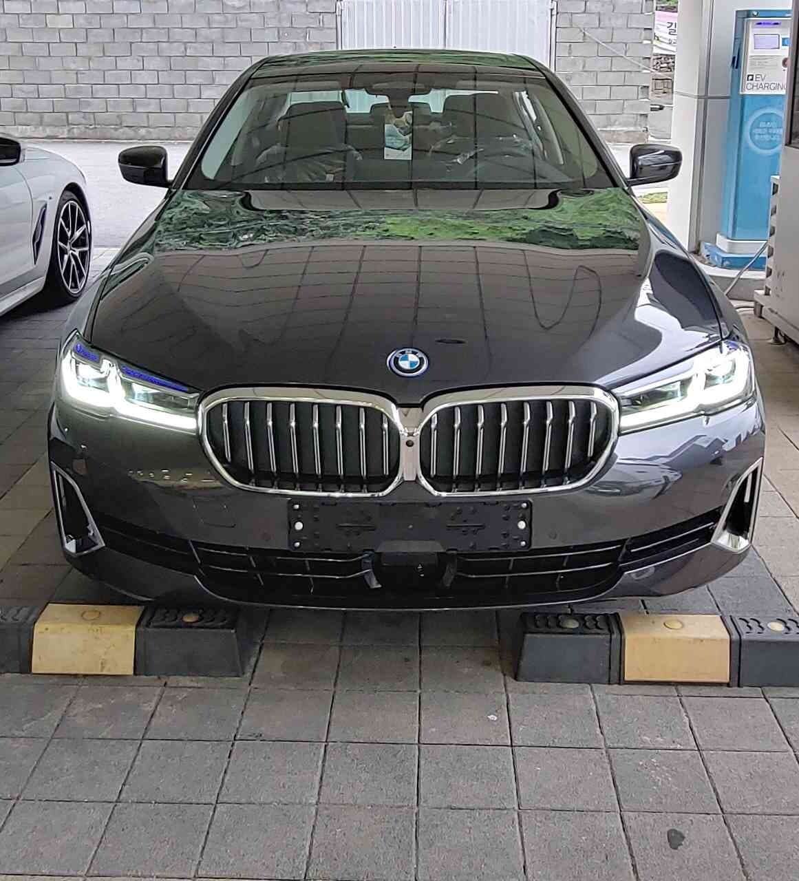 BMW 5시리즈 530e 럭셔리 게시글 썸네일