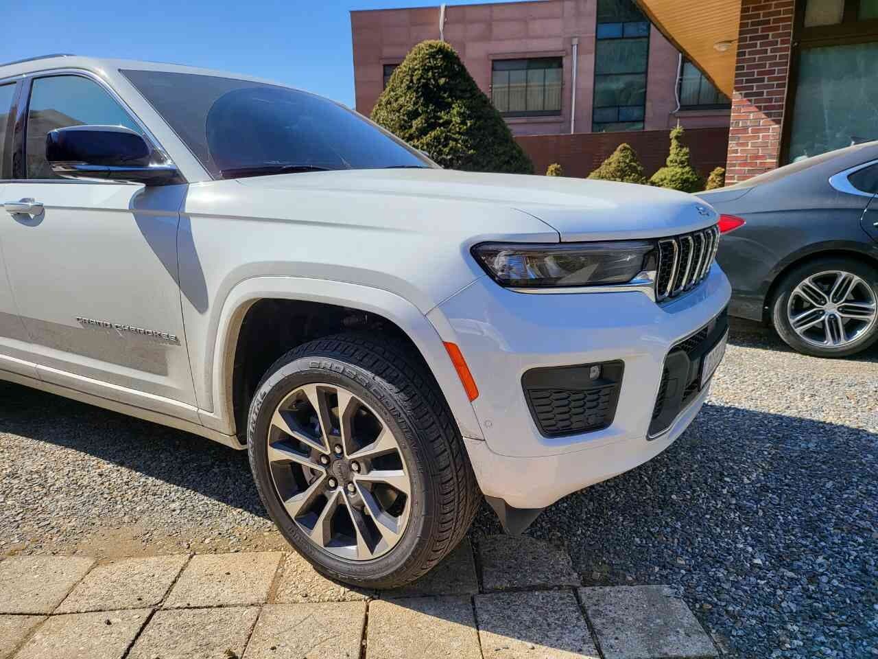 지프 그랜드 체로키 L 오버랜드 4x4 게시글 썸네일