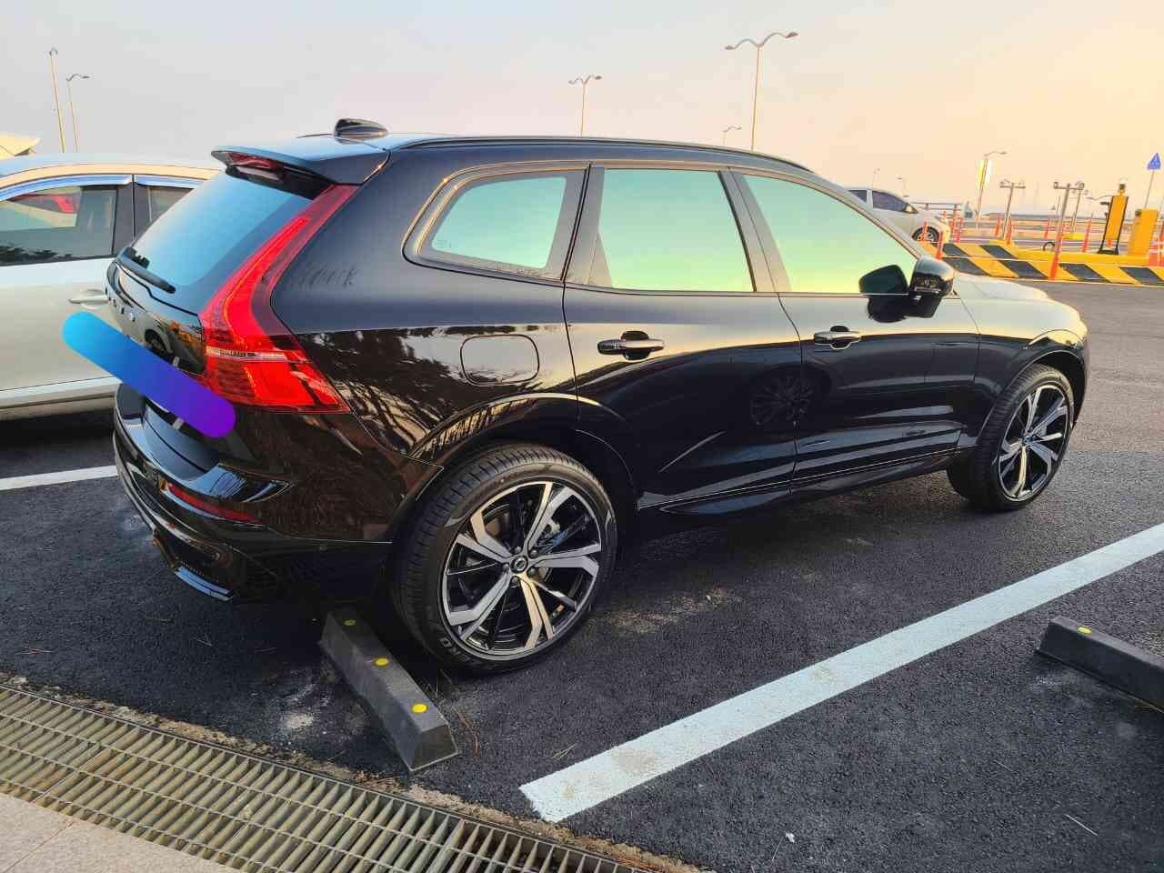 볼보 XC60 B6 R-디자인 게시글 썸네일