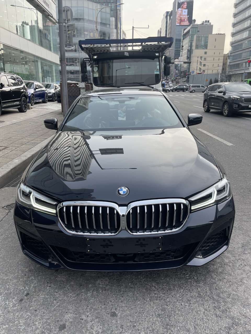 BMW 5시리즈 520i M 스포츠 패키지 P0-1 게시글 썸네일