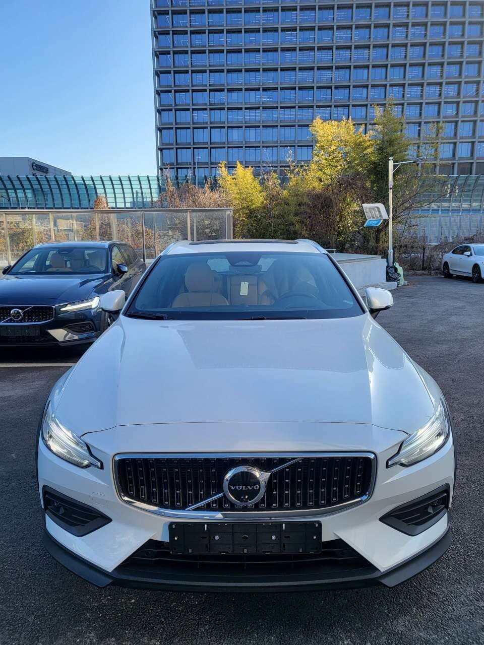 볼보 V60 크로스컨트리 B5 얼티메이트 게시글 썸네일