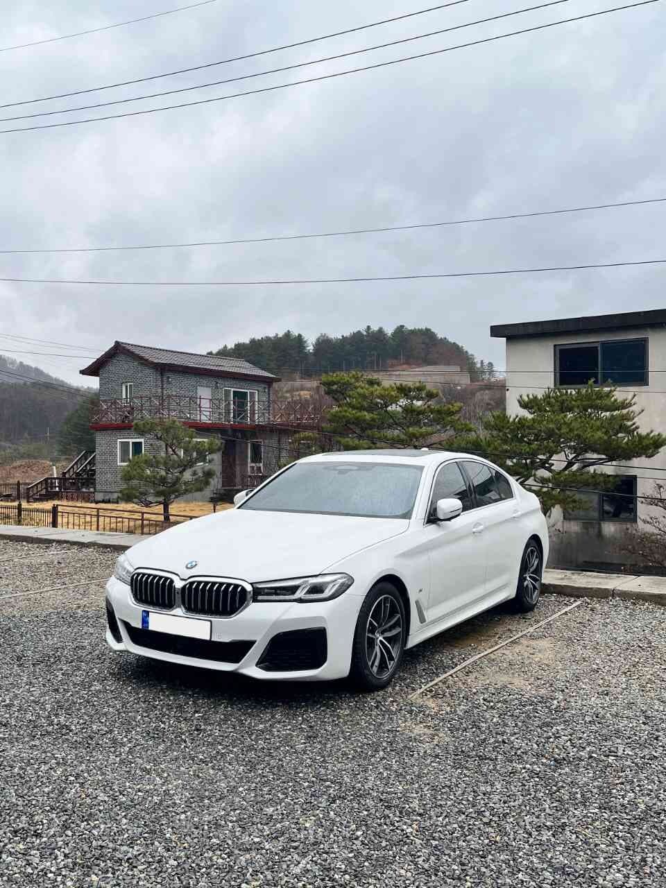 BMW 5시리즈 520i M 스포츠 패키지 P1-1 게시글 썸네일