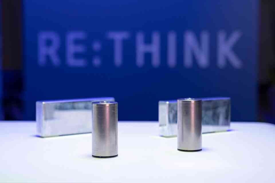 BMW가 1000km 이상 가는 전기차는 필요 없다고 하는군요 게시글 썸네일