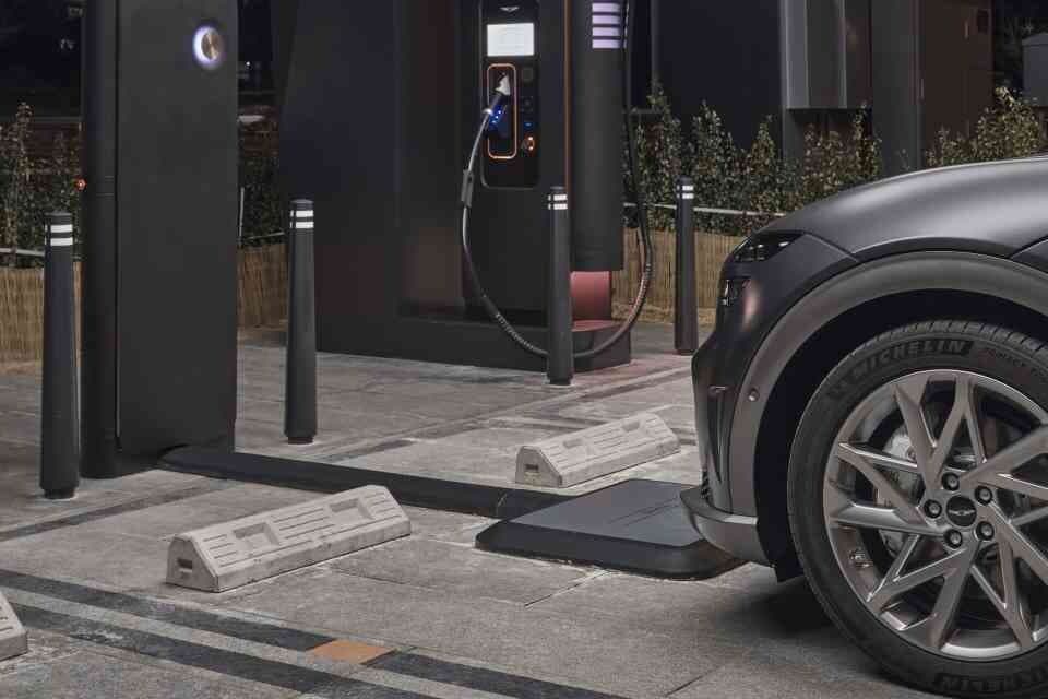 그린카가 GV60 무선 충전 시스템을!! 게시글 썸네일