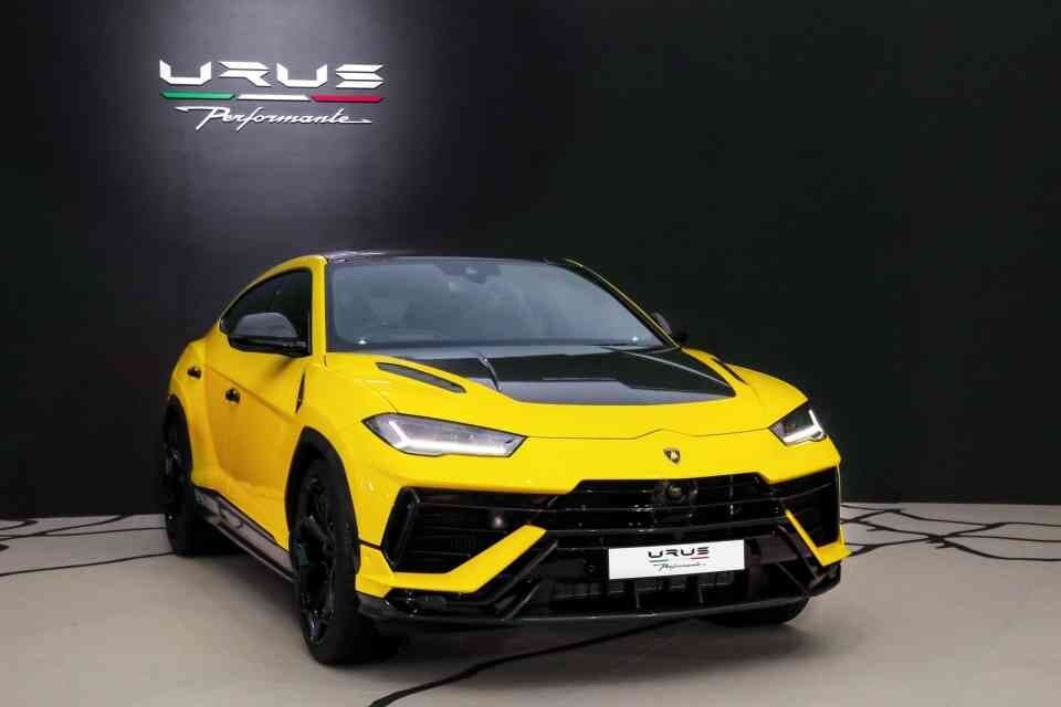 람보르기니 우루스 퍼포만테 출시!!! 게시글 썸네일